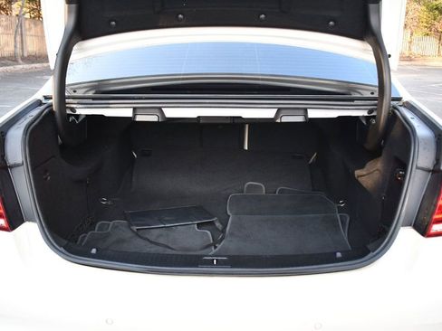 Used 2014 Mercedes-Benz E 550 4MATIC Sedan image 7