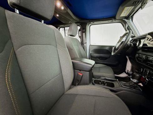 Used 2024 Jeep Wrangler Unlimited image 25