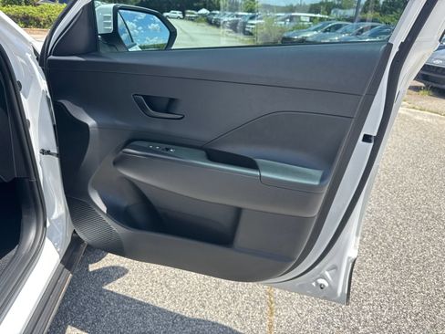 Used 2026 Hyundai Kona SE FWD image 14