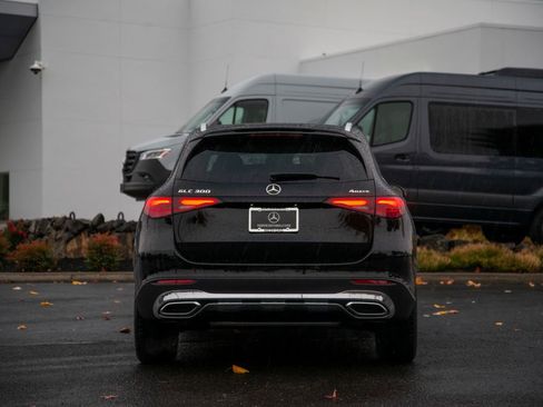 Used 2026 Mercedes-Benz GLC 300 4MATIC image 4