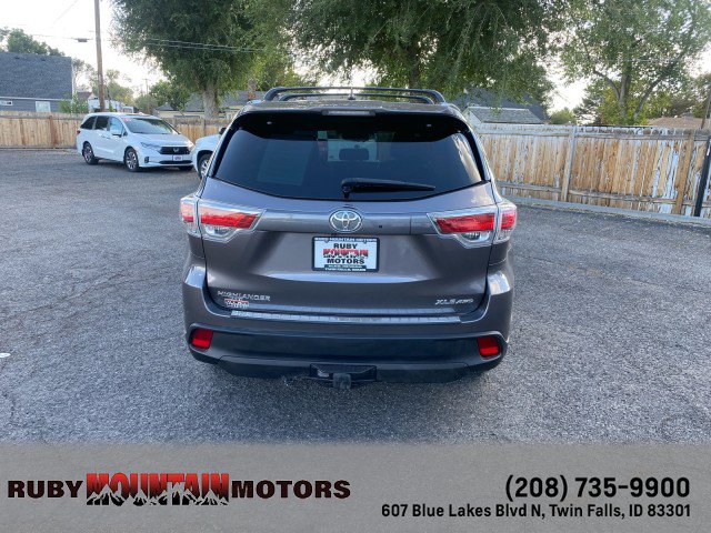 Used 2016 Toyota Highlander XLE w/ Protection Package #3 AWD/4WD image 6