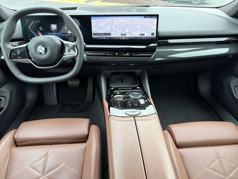 Certified 2025 BMW 530i w/ Premium Package image 2