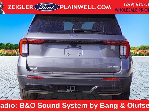 Used 2025 Ford Explorer ST-Line w/ ST-Line Street Pack image 4