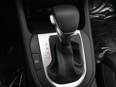 Used 2024 Kia Forte LXS w/ LXS Technology Package image 32