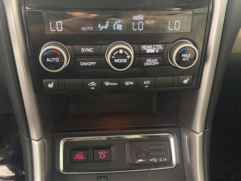Used 2019 Subaru Ascent Premium AWD/4WD image 13