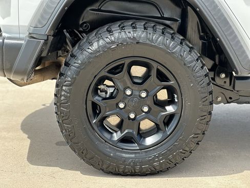 Used 2023 Jeep Wrangler Unlimited image 34