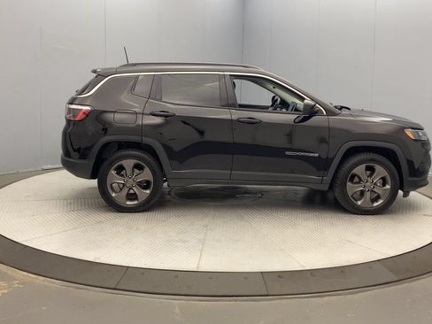 Used 2022 Jeep Compass Latitude AWD/4WD image 6