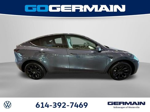 Used 2022 Tesla Model Y Long Range image 7