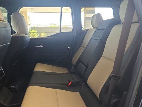 Used 2024 Lexus GX 550 AWD/4WD image 9