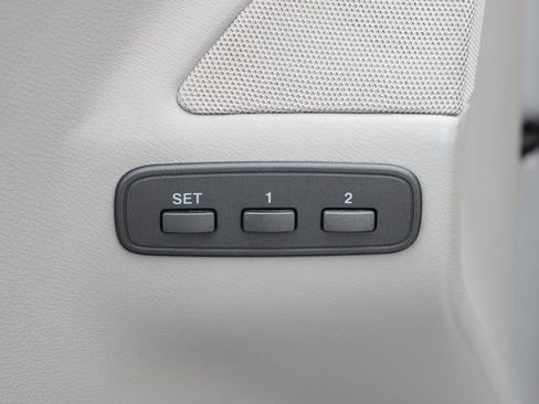 Used 2006 Hyundai Azera Limited image 12