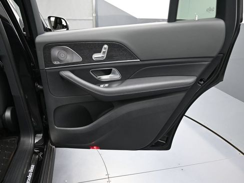 Used 2025 Mercedes-Benz GLS 450 4MATIC image 28