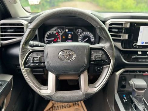 Used 2022 Toyota Tundra SR5 w/ SR5 Convenience Package AWD/4WD image 22