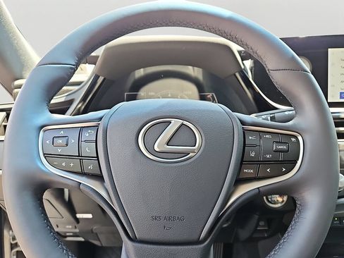 Used 2023 Lexus ES 250 w/ Premium Package AWD/4WD image 21
