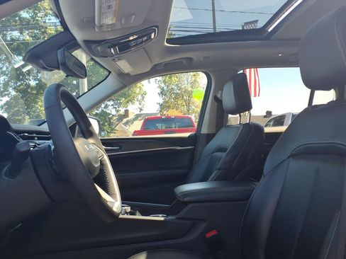 Used 2024 Jeep Grand Cherokee Limited 4xe image 17