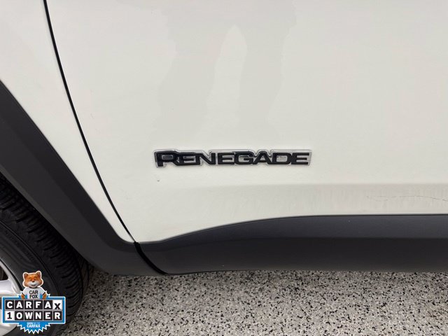 Used 2023 Jeep Renegade Latitude AWD/4WD image 13