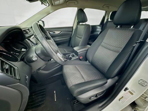 Used 2019 Nissan Rogue SV FWD image 13
