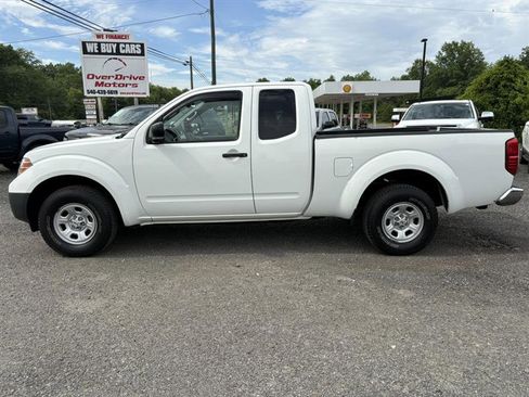 Used 2015 Nissan Frontier S RWD image 2