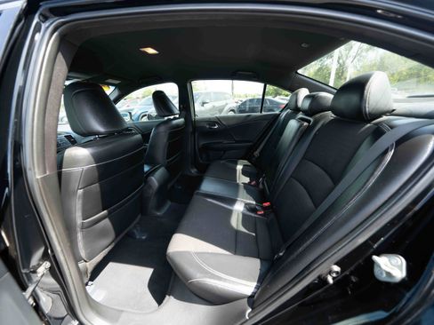 Used 2016 Honda Accord Sport image 23