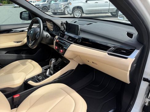 Used 2018 BMW X1 xDrive28i AWD/4WD image 18