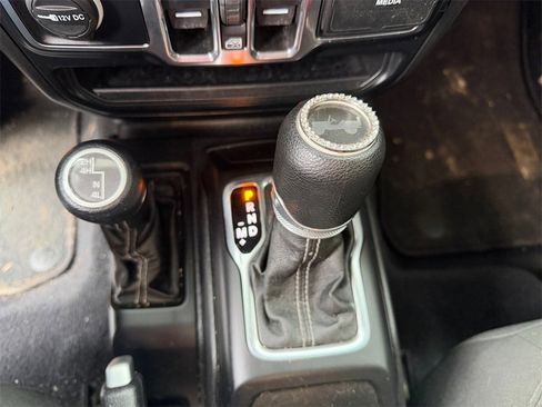 Certified 2022 Jeep Wrangler Unlimited Sahara image 22