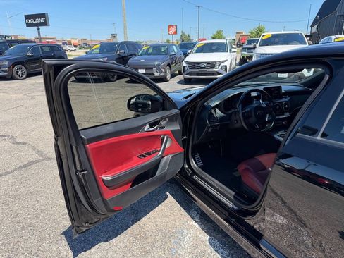 Used 2019 Kia Stinger GT2 AWD/4WD image 9