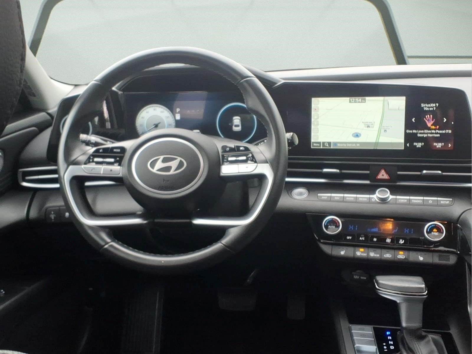 Used 2025 Hyundai Elantra Limited FWD image 10