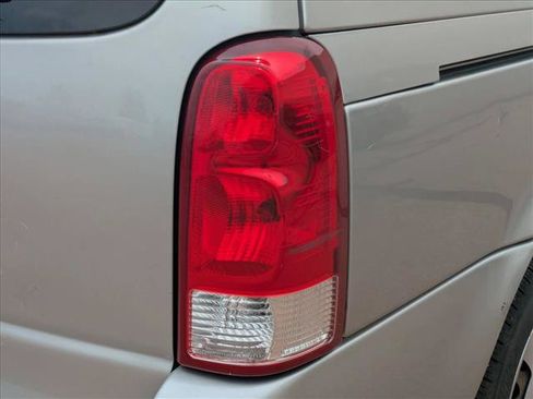Used 2008 Chevrolet Uplander LS w/ Climate Package FWD image 14