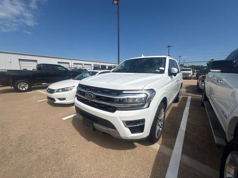 Used 2024 Ford Expedition Limited AWD/4WD image 8