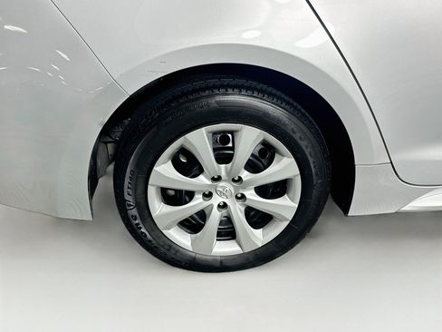 Used 2025 Toyota Corolla LE FWD image 11