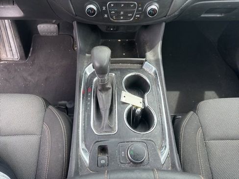Used 2021 Chevrolet Traverse LS FWD image 17