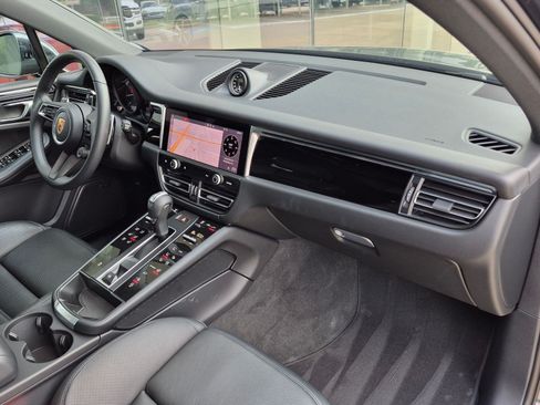 Certified 2026 Porsche Macan AWD/4WD image 26