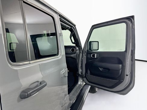 Used 2023 Jeep Wrangler Unlimited Sahara w/ Cold Weather Group AWD/4WD image 30