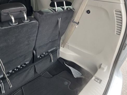 Used 2024 Chrysler Pacifica Touring-L image 29