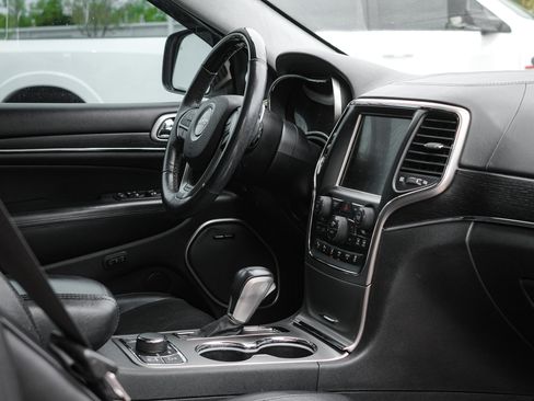 Used 2017 Jeep Grand Cherokee Summit w/ Platinum Series Group image 35