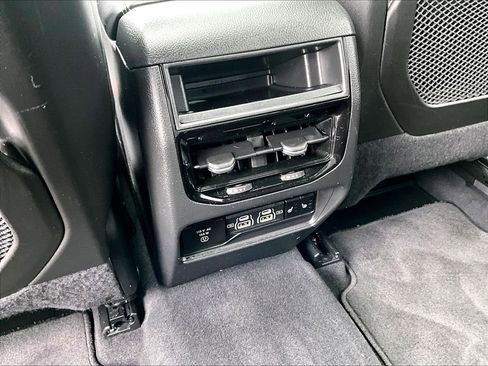 Used 2024 Jeep Grand Cherokee Limited AWD/4WD image 28