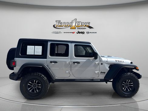 Used 2024 Jeep Wrangler Unlimited Sport AWD/4WD image 9