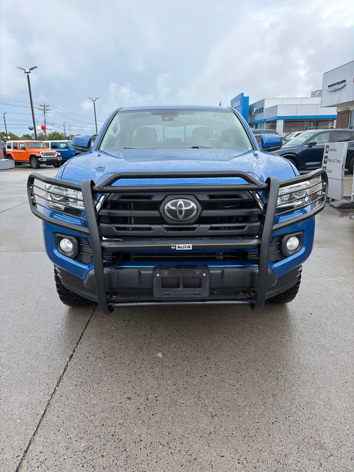 Used 2018 Toyota Tacoma SR5 RWD image 3