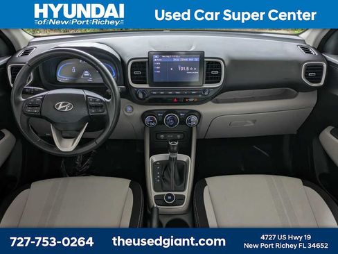 Certified 2025 Hyundai Venue SEL FWD image 16