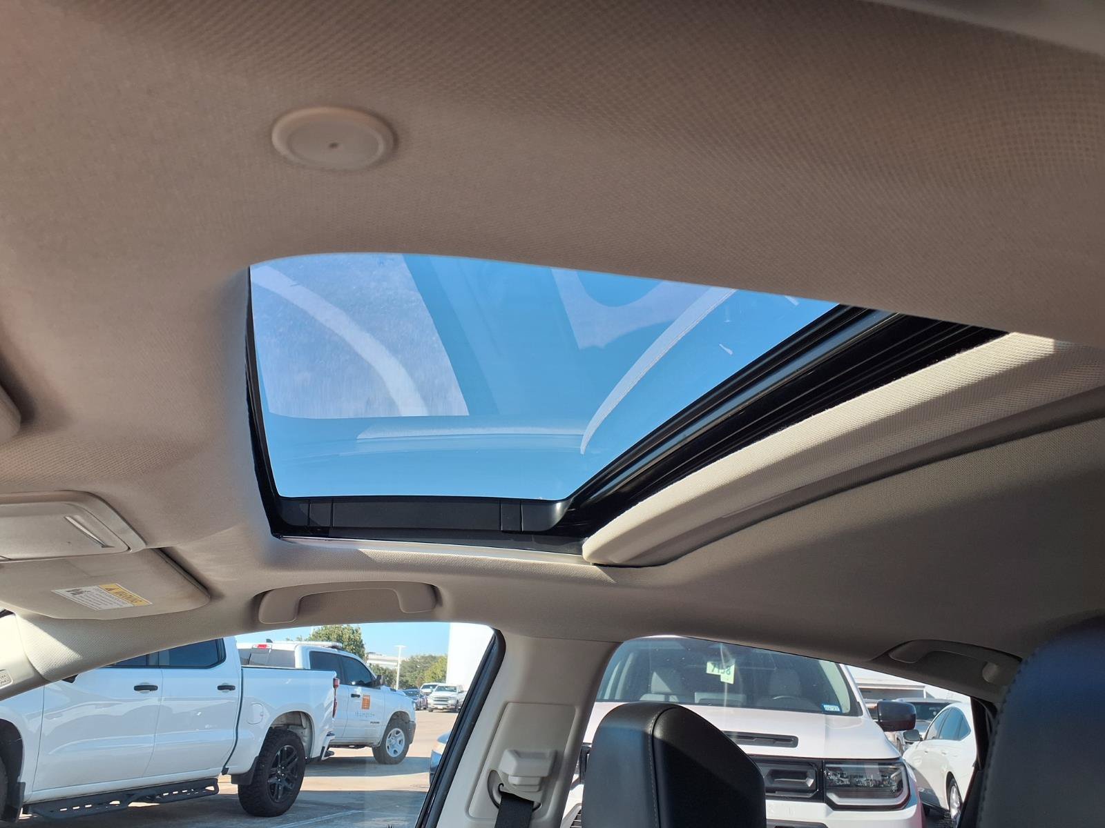 Used 2016 Honda Pilot Touring image 17