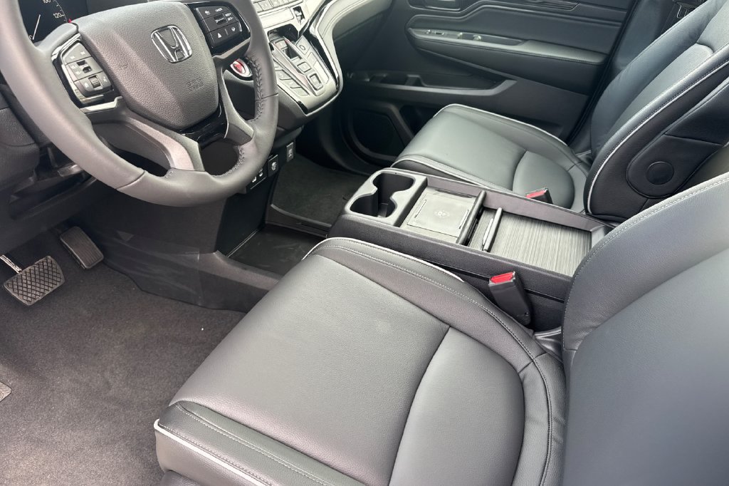 New 2026 Honda Odyssey Touring image 10