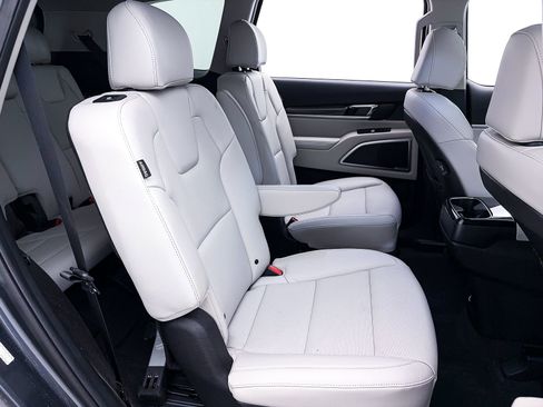 Used 2024 Kia Telluride S w/ S Sunroof Package image 39