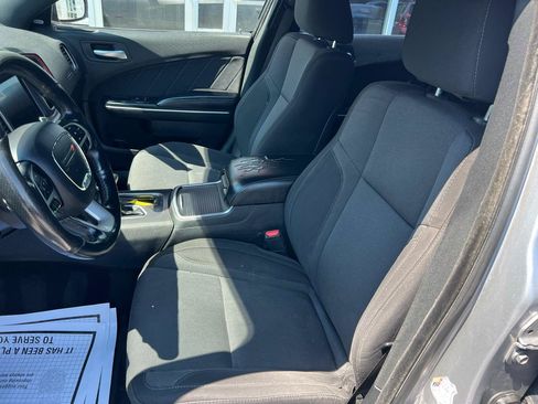 Used 2018 Dodge Charger R/T RWD image 12