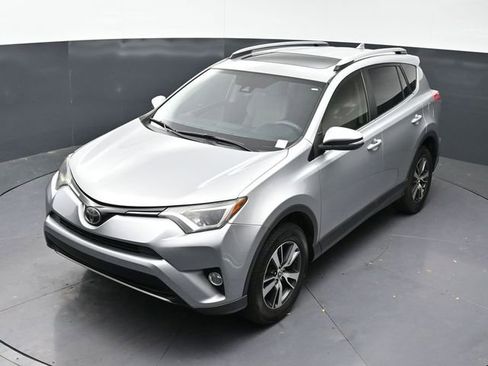 Used 2018 Toyota RAV4 XLE image 25