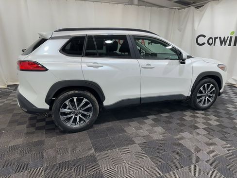 Used 2023 Toyota Corolla Cross XLE w/ Convenience Package image 10