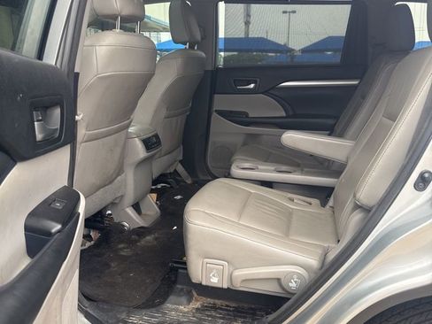 Used 2018 Toyota Highlander XLE AWD/4WD image 6