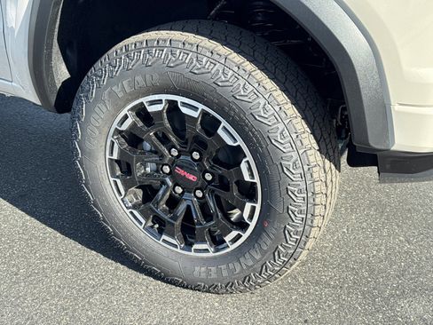 New 2026 GMC Canyon AT4 image 6