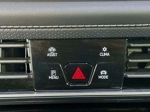 Used 2025 Volkswagen Atlas Cross Sport SE image 26