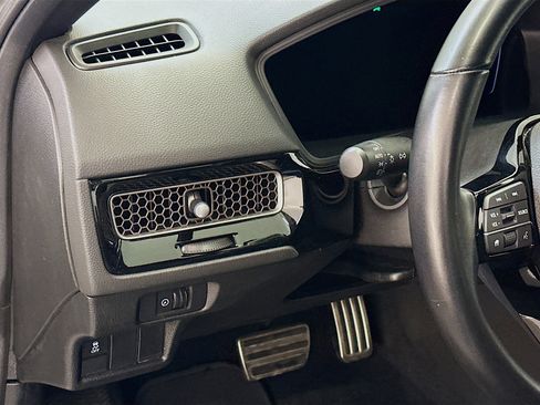 Used 2025 Honda Civic Sport image 17