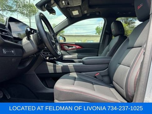Used 2025 Chevrolet Traverse Z71 w/ Driver Confidence Package AWD/4WD image 6