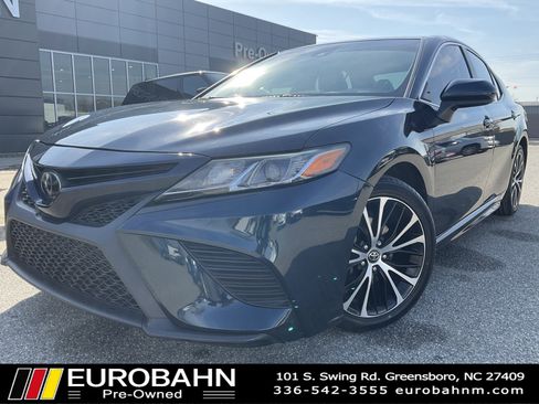 Used 2019 Toyota Camry SE image 1